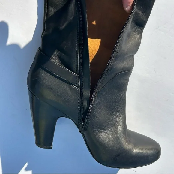 Sofft Black Leather Side 1/2 Zip Boots Sculpted Edge 4 1/2” Angled Heel Size 8.5 - Picture 14 of 15